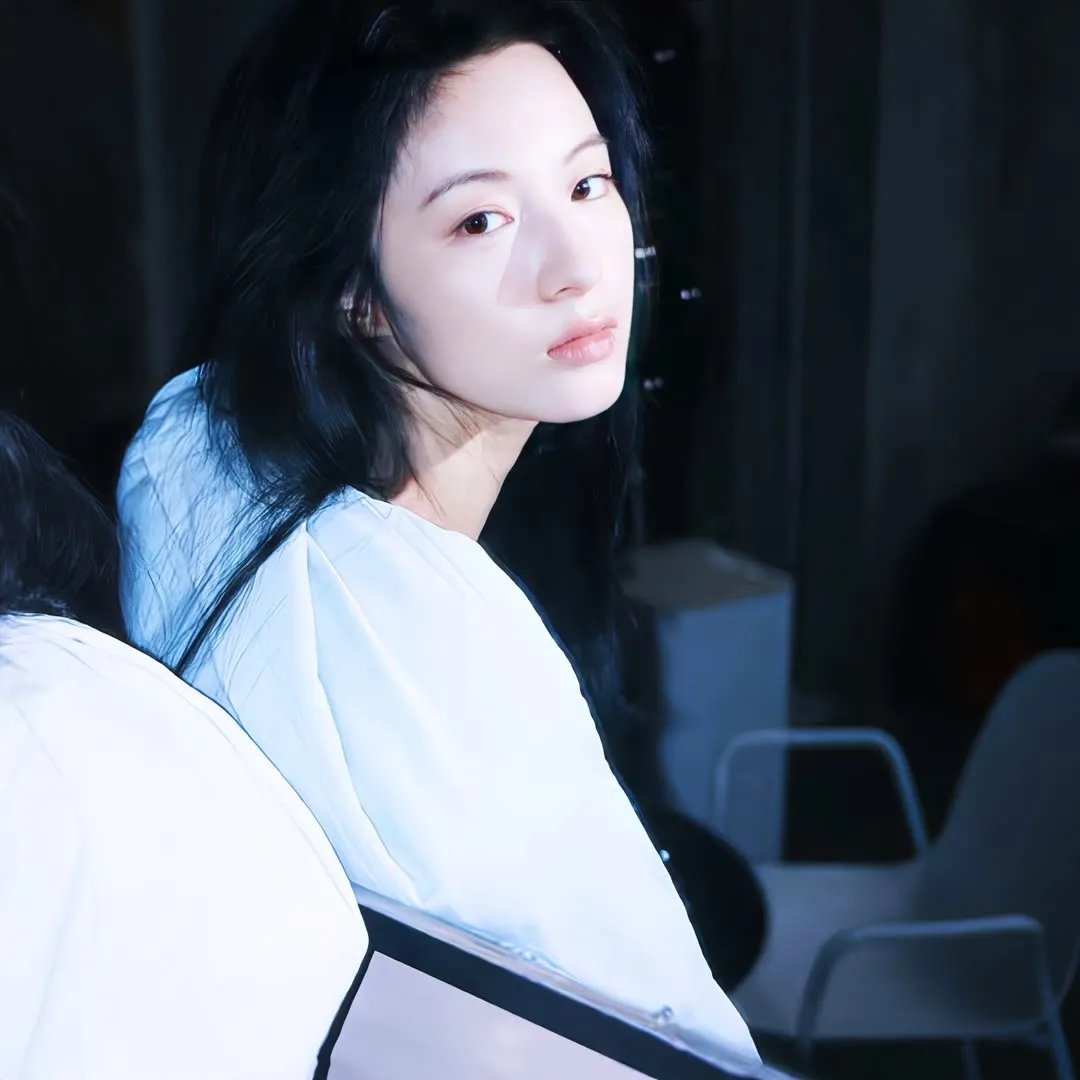 穿越荒年带女儿发家致富